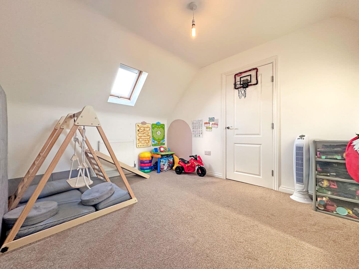 Thursfield Road, TIPTON, DY4 8TJ