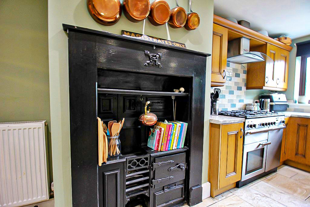 Fullwoods End, COSELEY, WV14 9NX