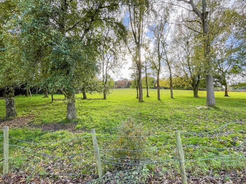 Pendeford Hall Lane, Wolverhampton, WV9