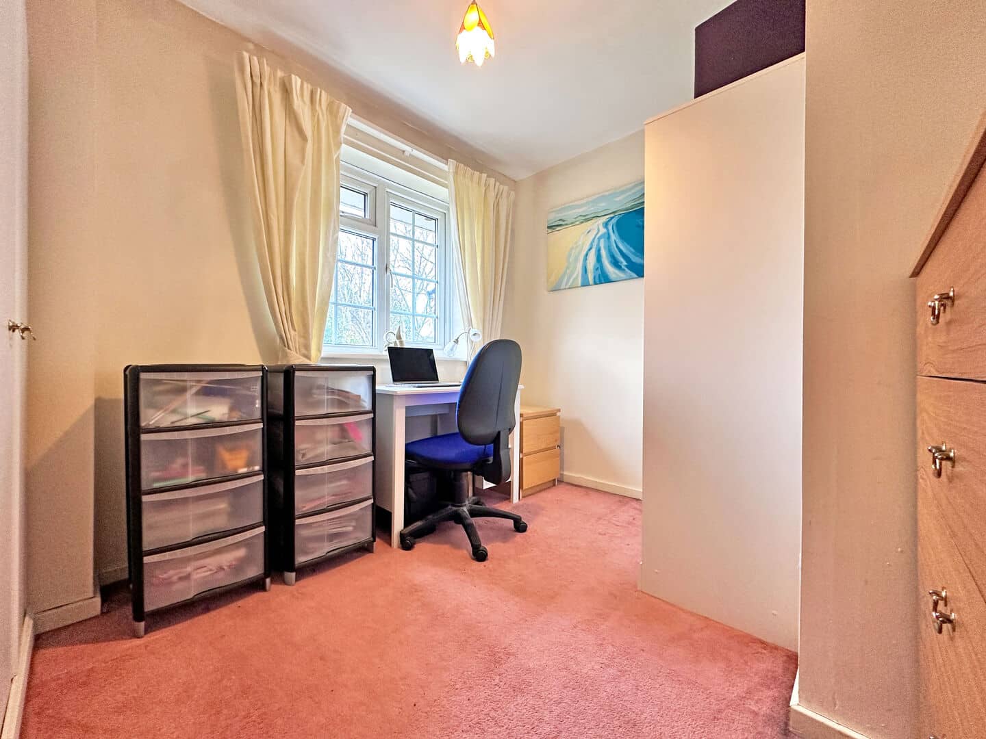 Russell Close, TIPTON, DY4 0HZ