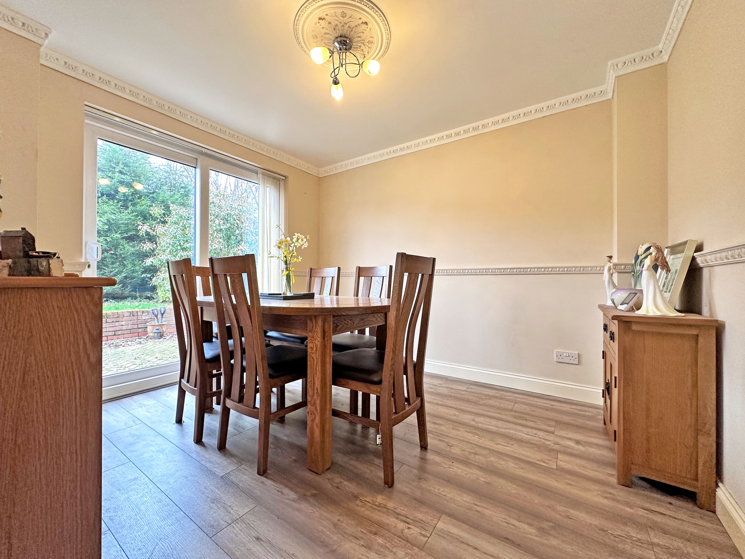 Russell Close, TIPTON, DY4 0HZ