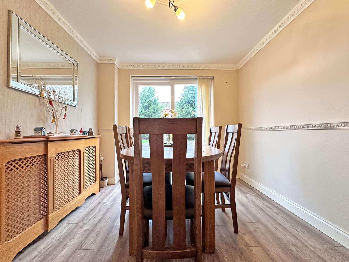 Russell Close, TIPTON, DY4 0HZ