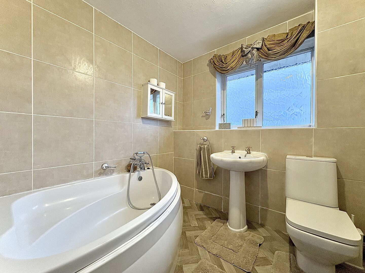 Osberton Drive, MILKING BANK, DY1 2UG