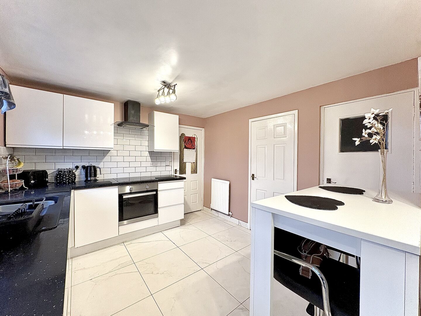 Osberton Drive, MILKING BANK, DY1 2UG