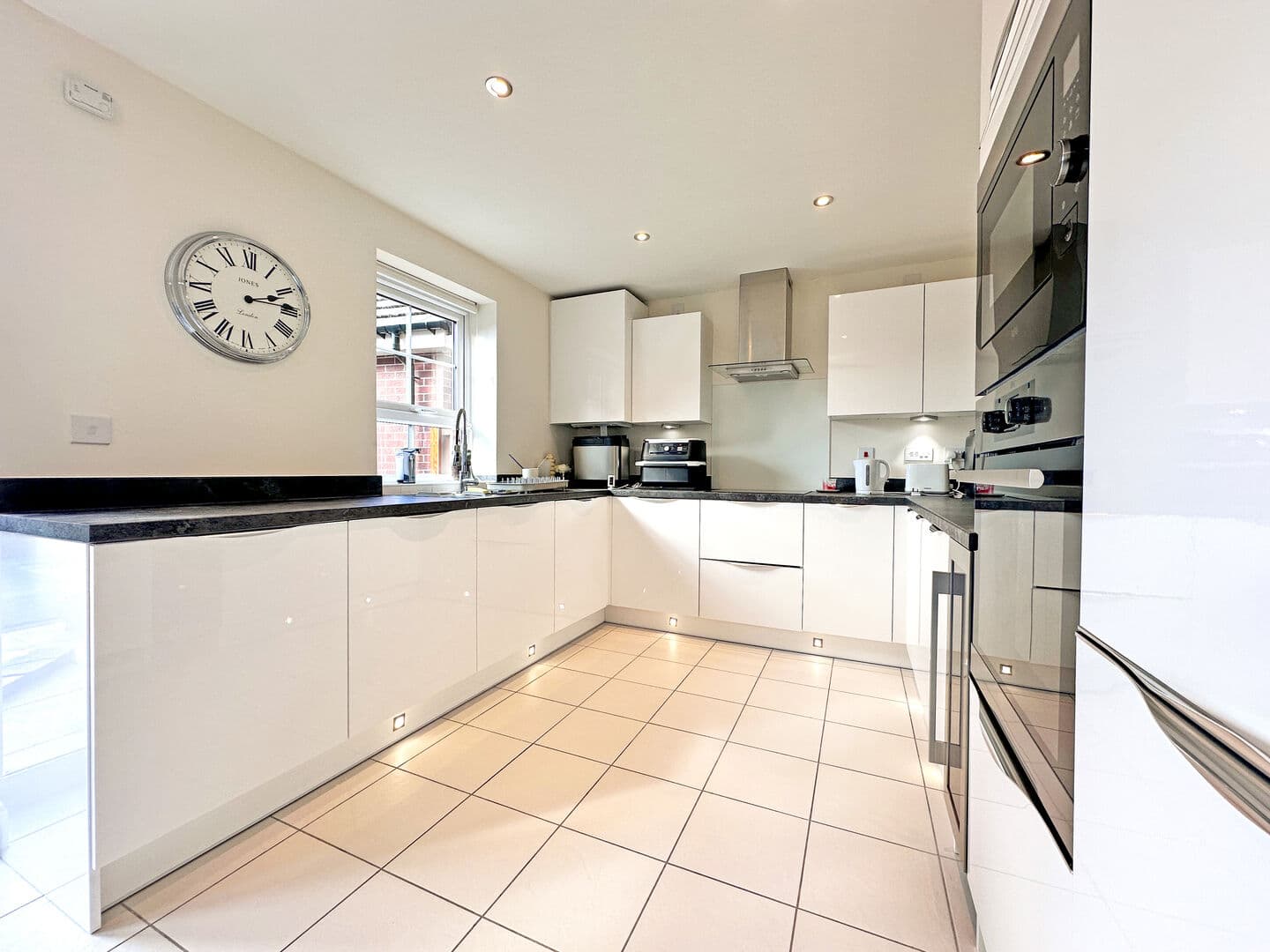 Snetterton Gardens, WOLVERHAMPTON, WV10 6FE