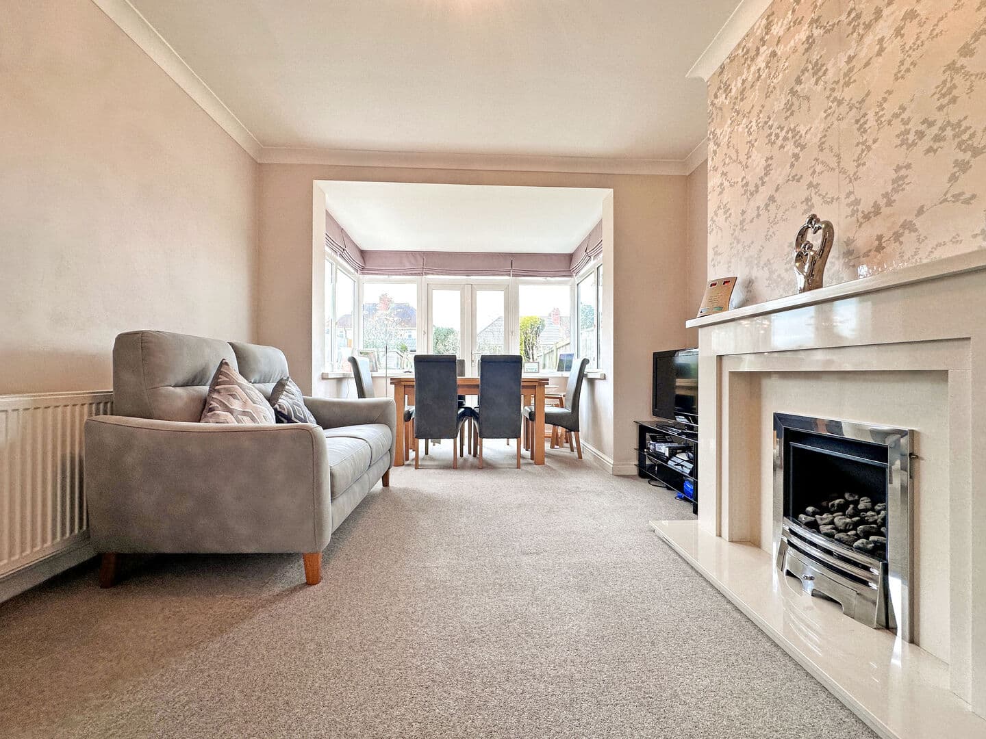 Woodcroft Avenue, FOXYARDS, TIPTON, DY4 8AE