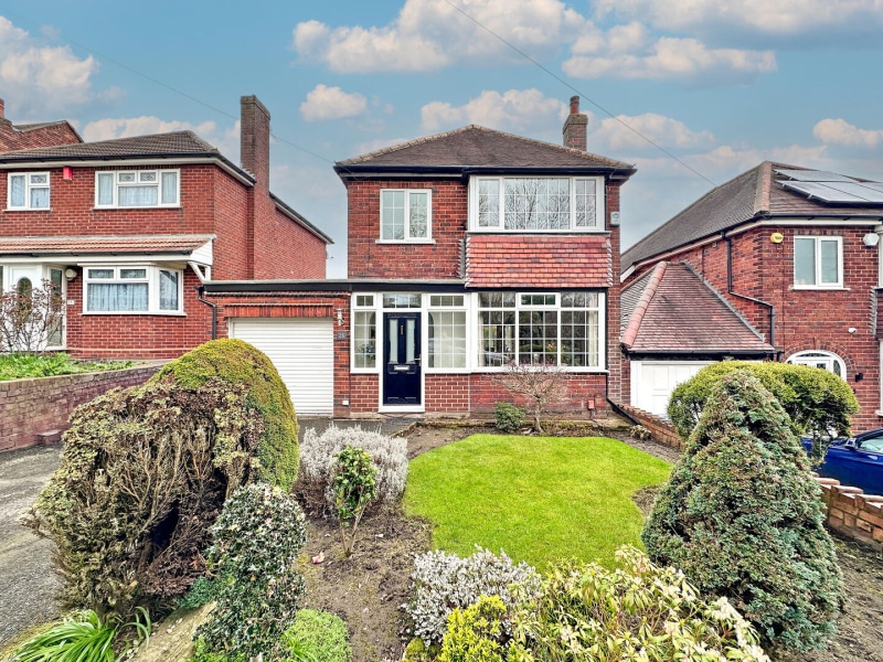 Woodcroft Avenue, FOXYARDS, TIPTON, DY4 8AE