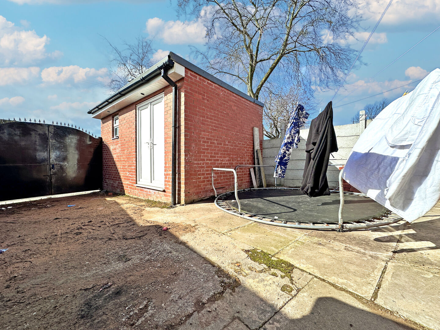Ratcliff Walk, OLDBURY, B69