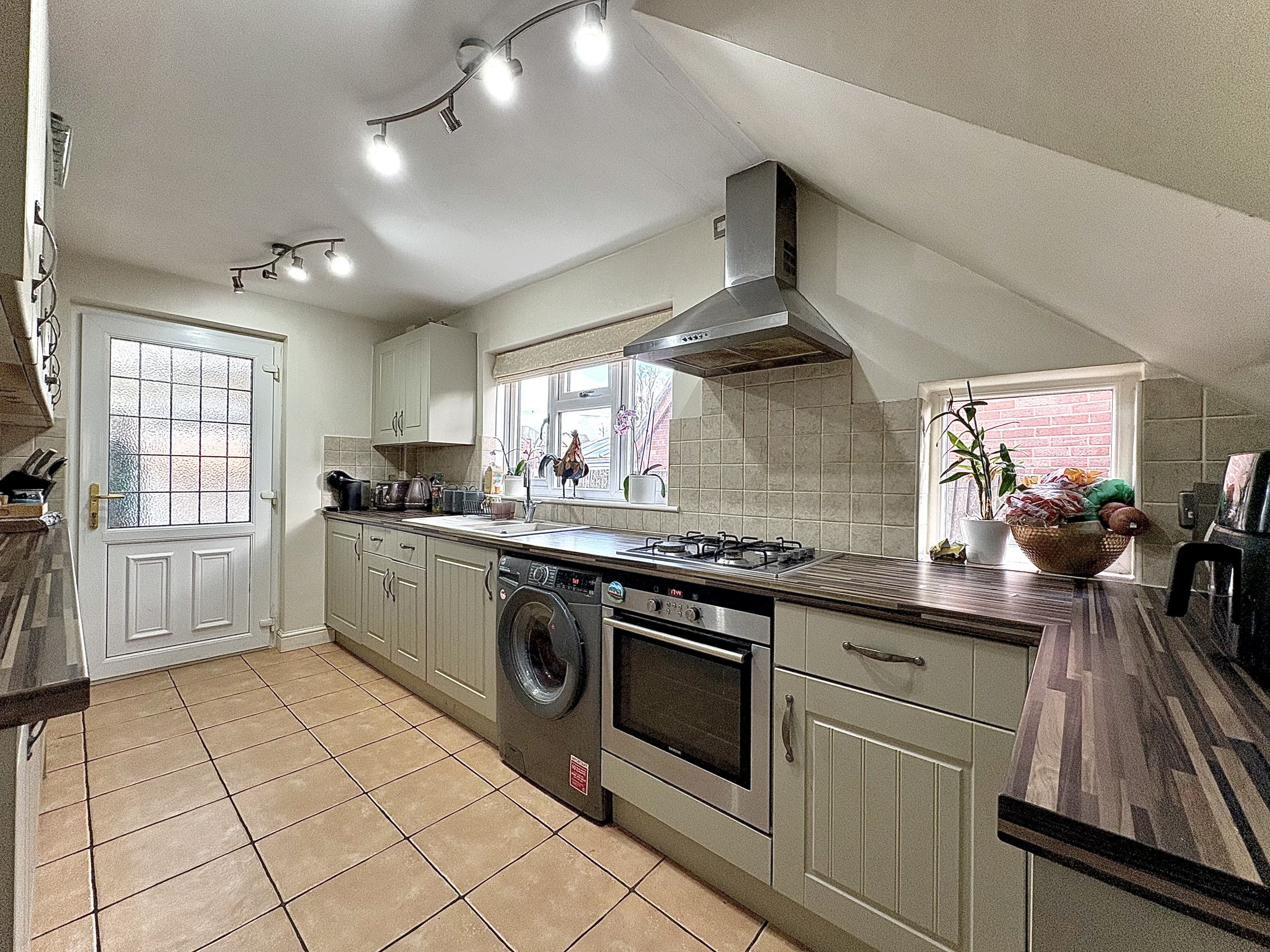 Bridgnorth Road, HIMLEY, DY3 4LJ