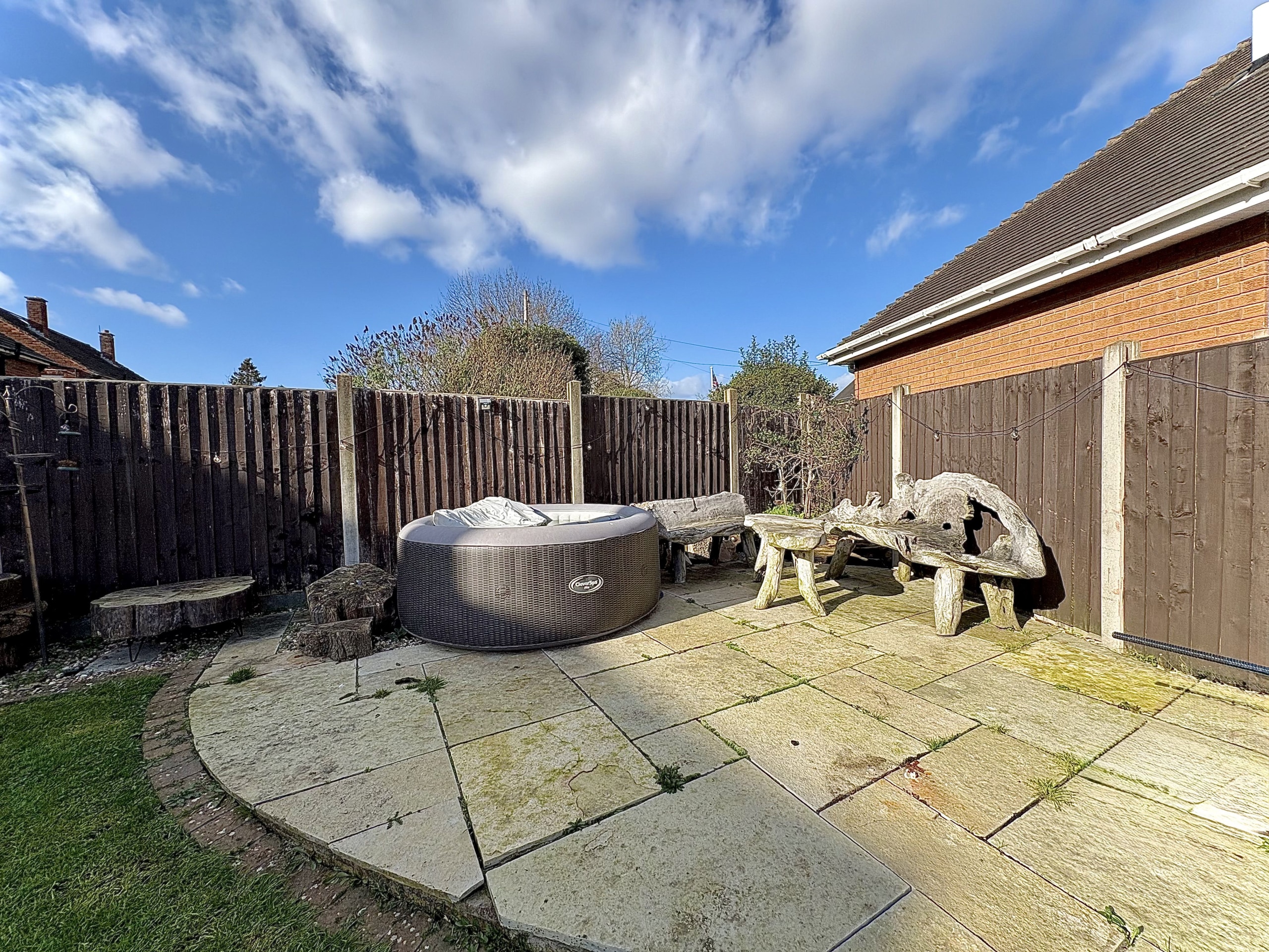 Bridgnorth Road, HIMLEY, DY3 4LJ