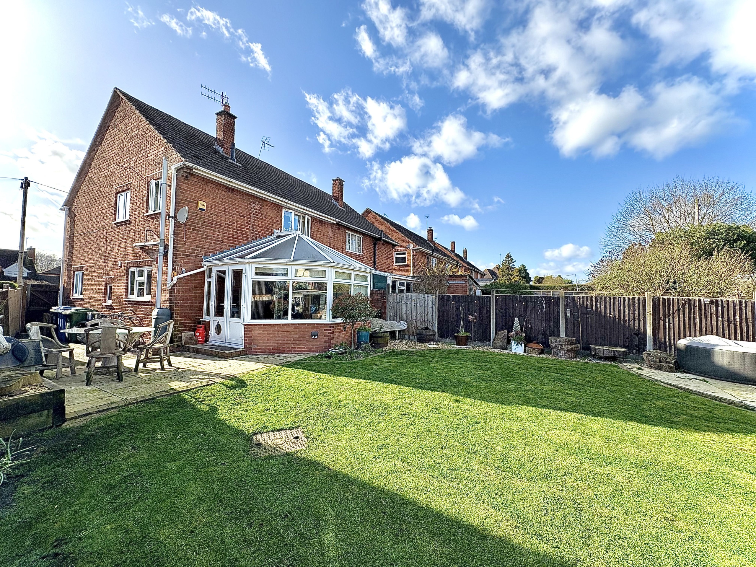Bridgnorth Road, HIMLEY, DY3 4LJ