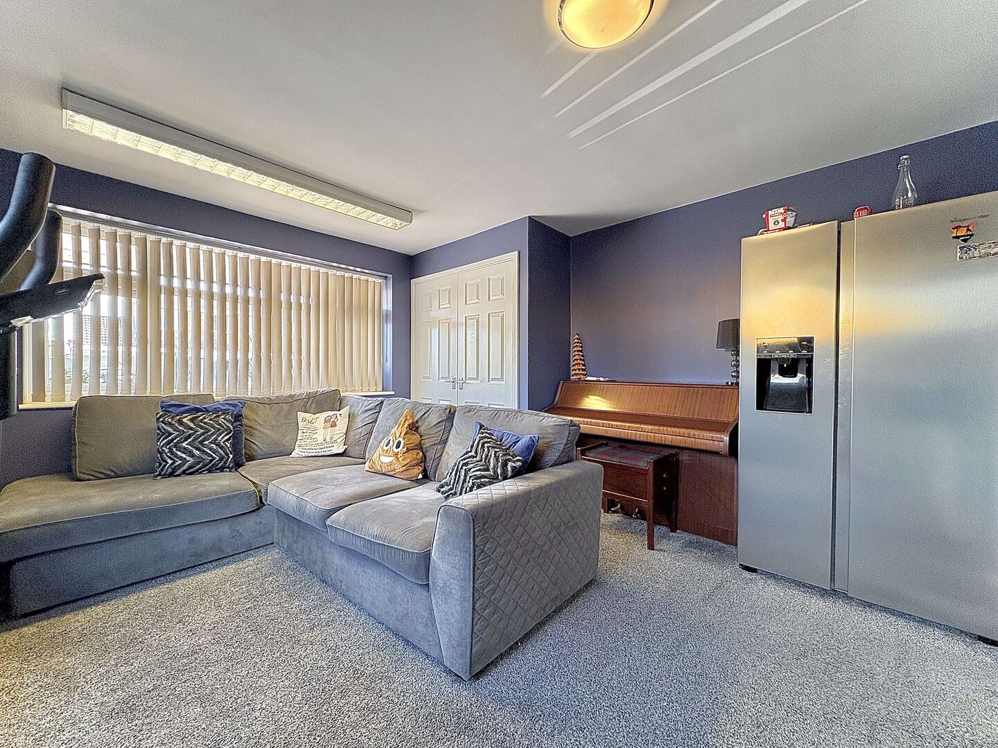 Bermuda Close, WOODSETTON, DY1 4LZ