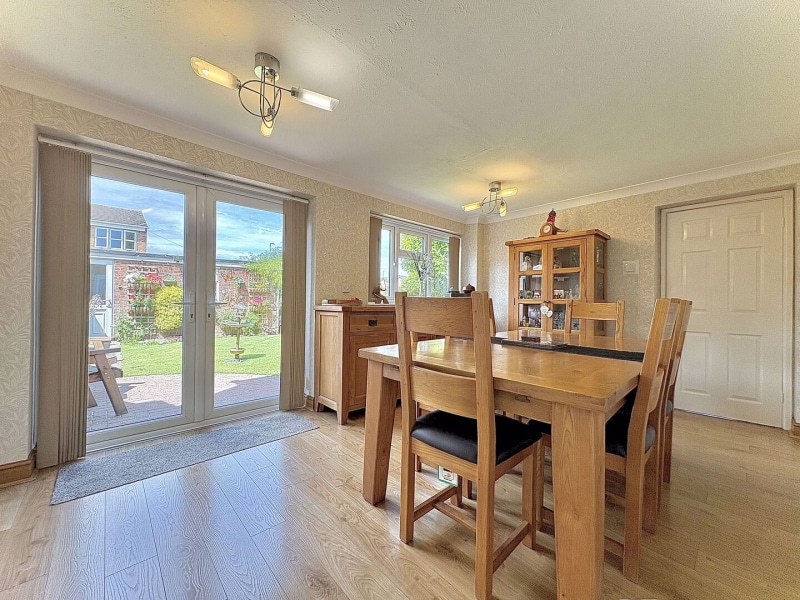 Bermuda Close, WOODSETTON, DY1 4LZ