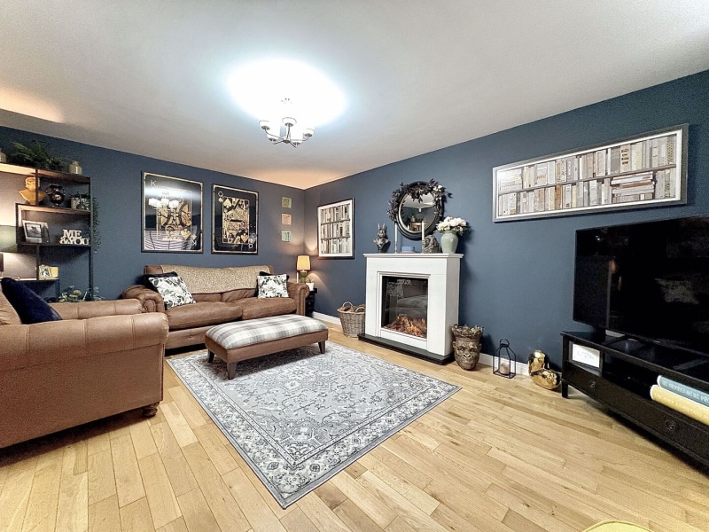 Sandstone Close, LOWER GORNAL, DY3 2EQ