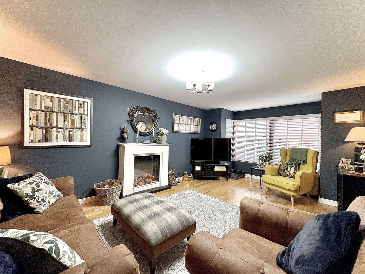 Sandstone Close, LOWER GORNAL, DY3 2EQ