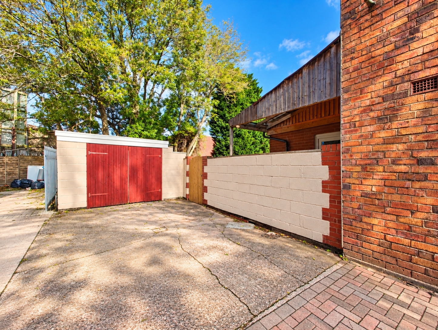 Langley Avenue, Bilston, WV14