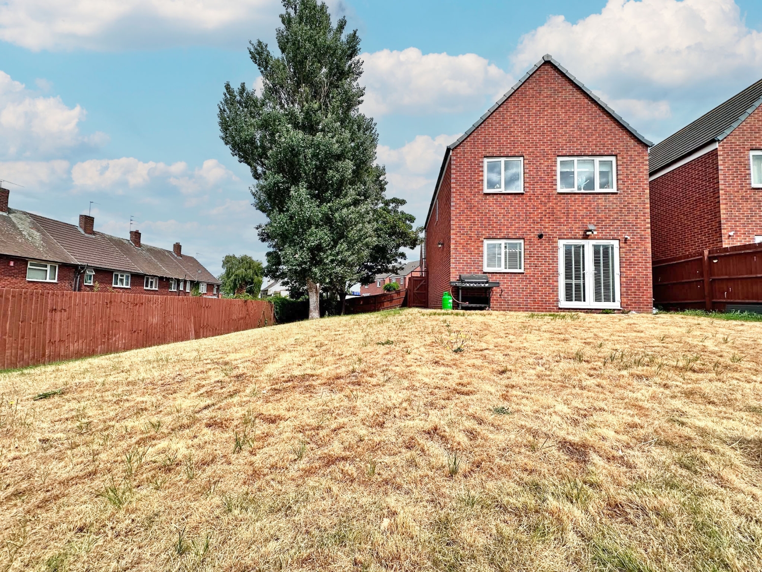 Laura Roberts Close, WEST BROMWICH, B70 0FJ