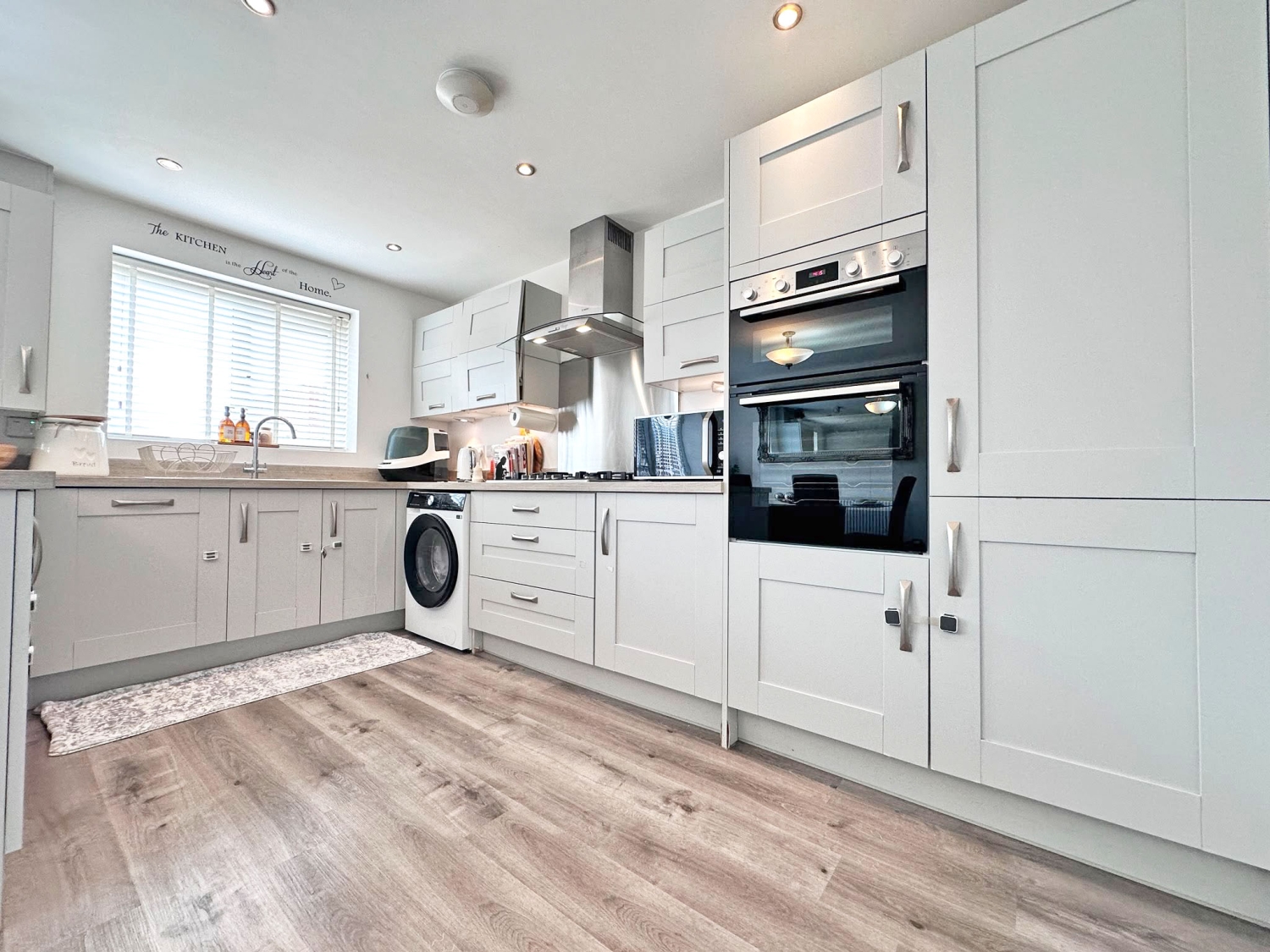 Laura Roberts Close, WEST BROMWICH, B70 0FJ