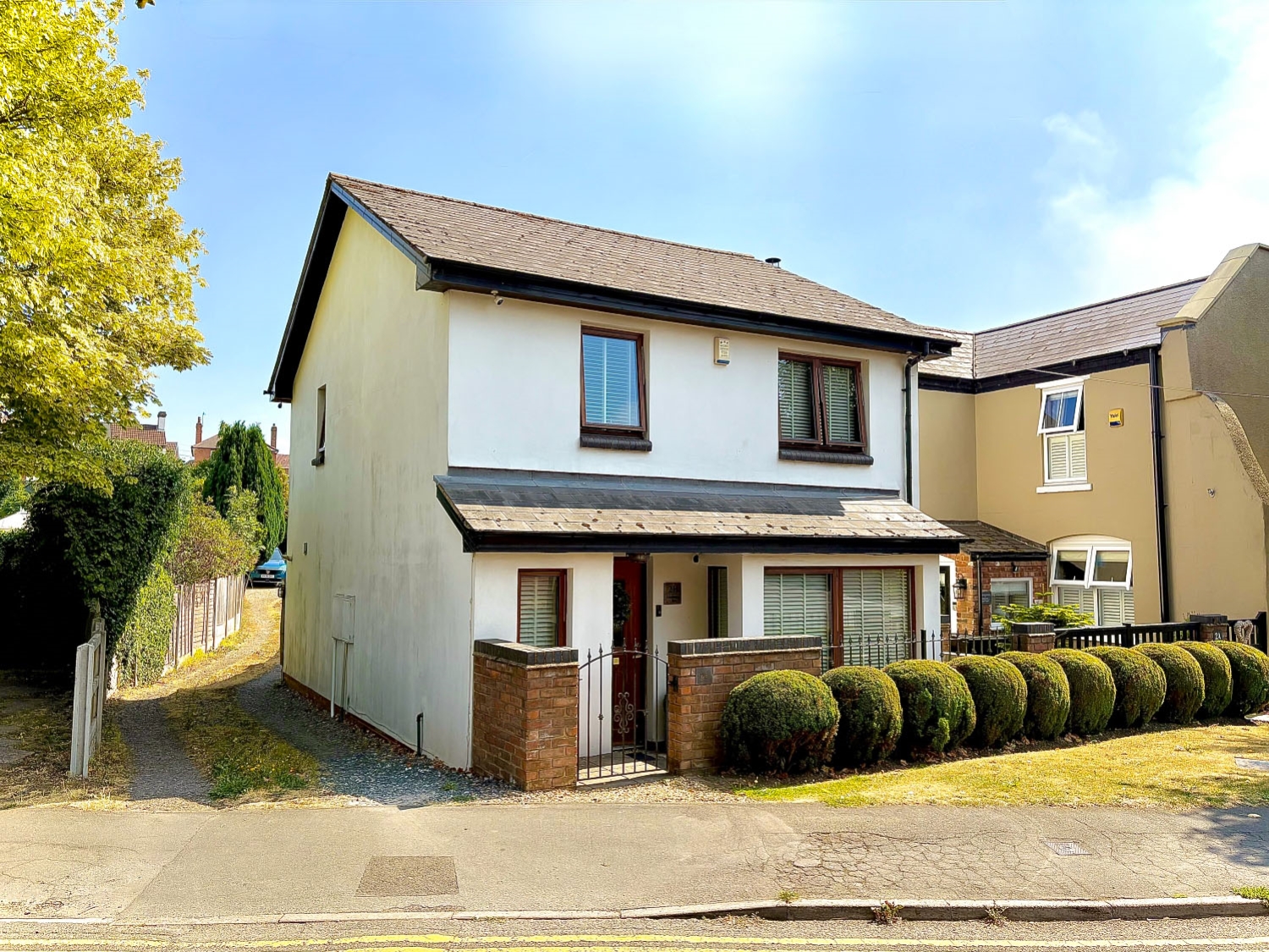 Sandstone Close, LOWER GORNAL, DY3 2EQ