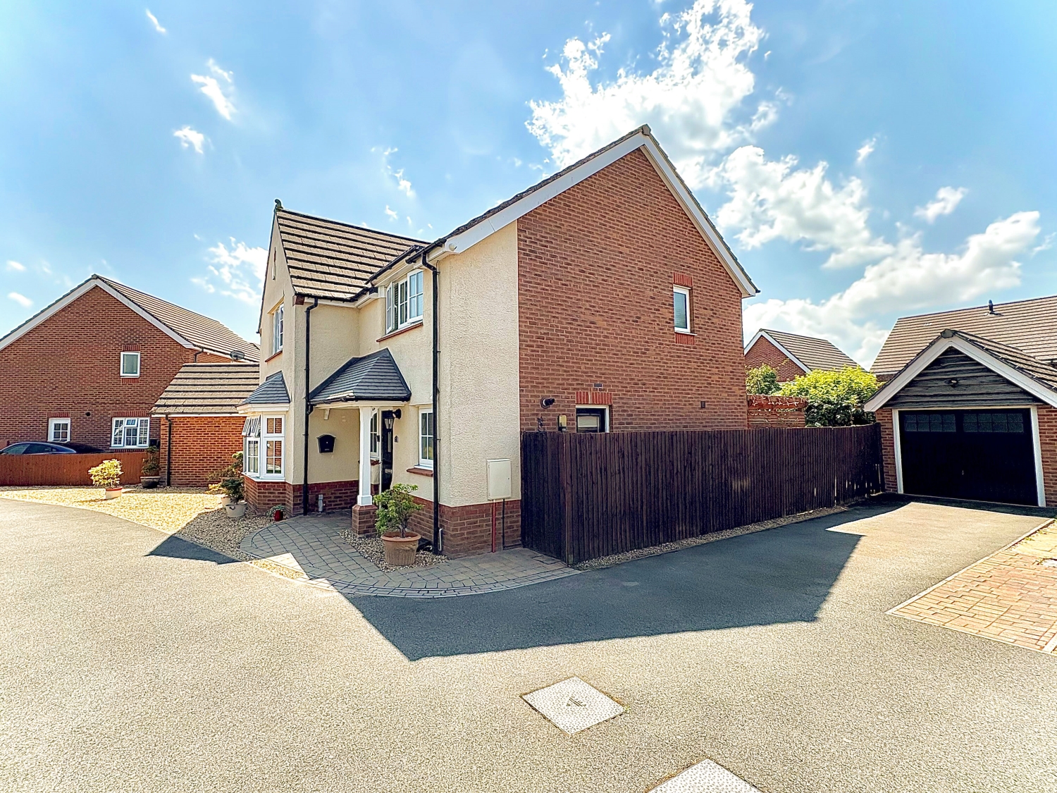 Himley Close, Bilston, WV14 0LJ