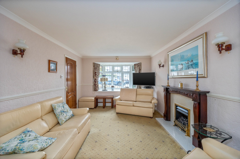 Alderdale Avenue, SEDGLEY, DY3
