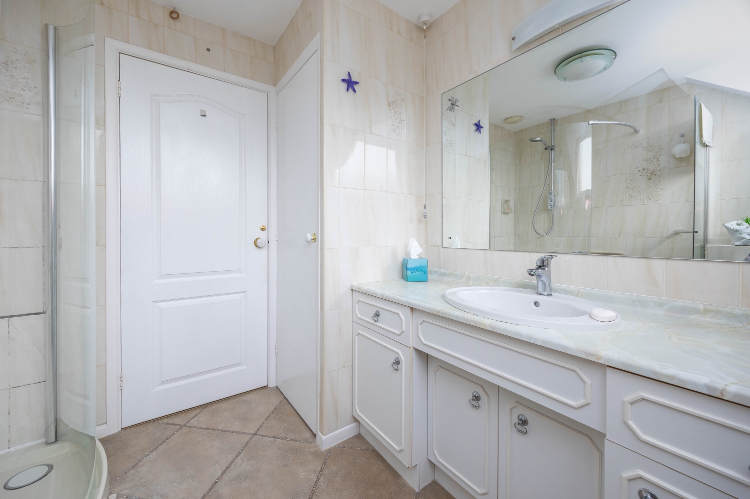 Alderdale Avenue, SEDGLEY, DY3