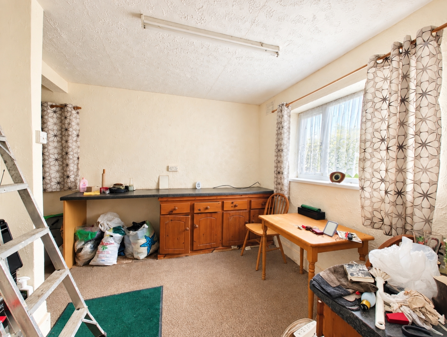 Shale Street, Bilston, WV14