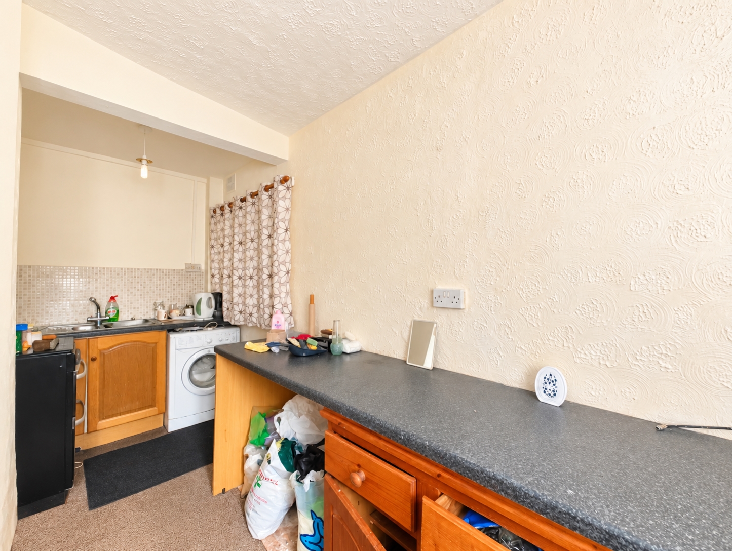 Shale Street, Bilston, WV14