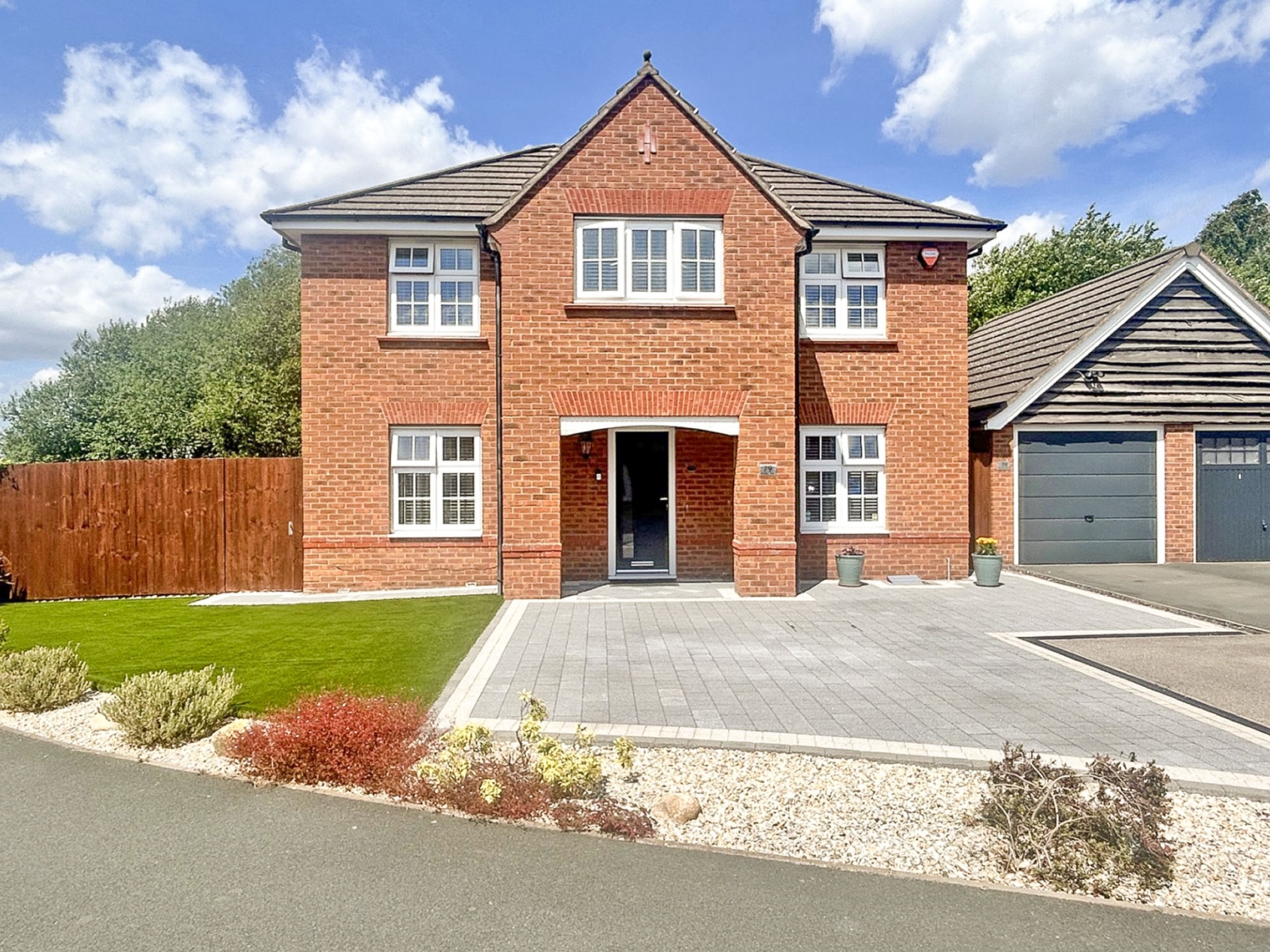 Himley Close, Bilston, West Midlands, WV14 0LJ