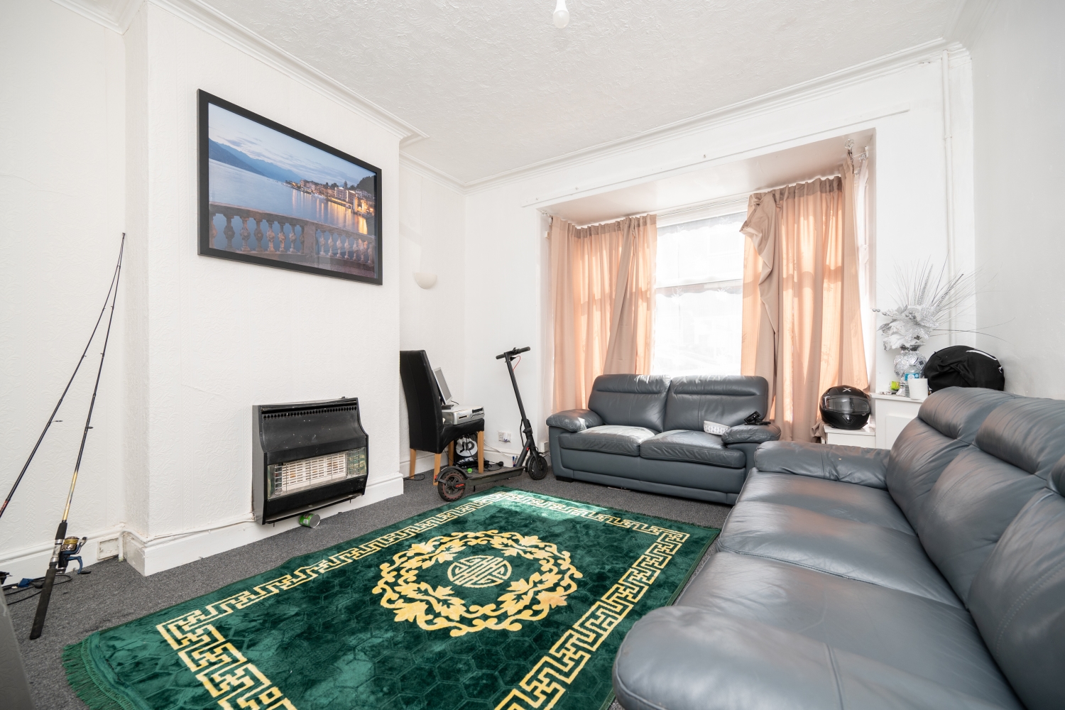 Crompton Road, TIPTON, DY4