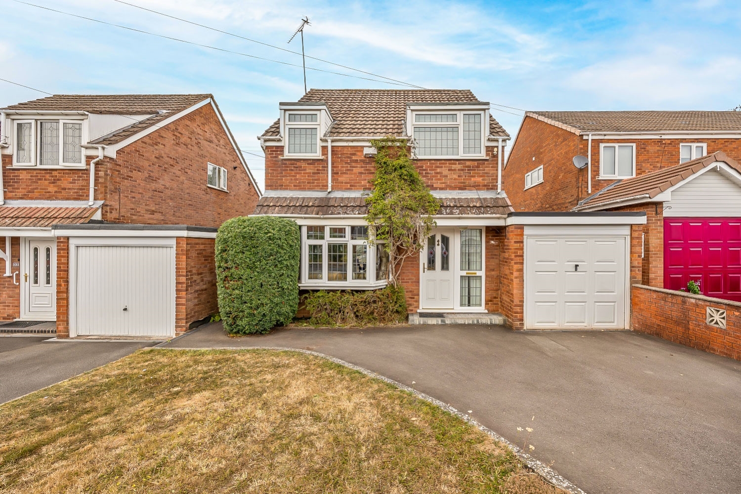 Alderdale Avenue, SEDGLEY, DY3