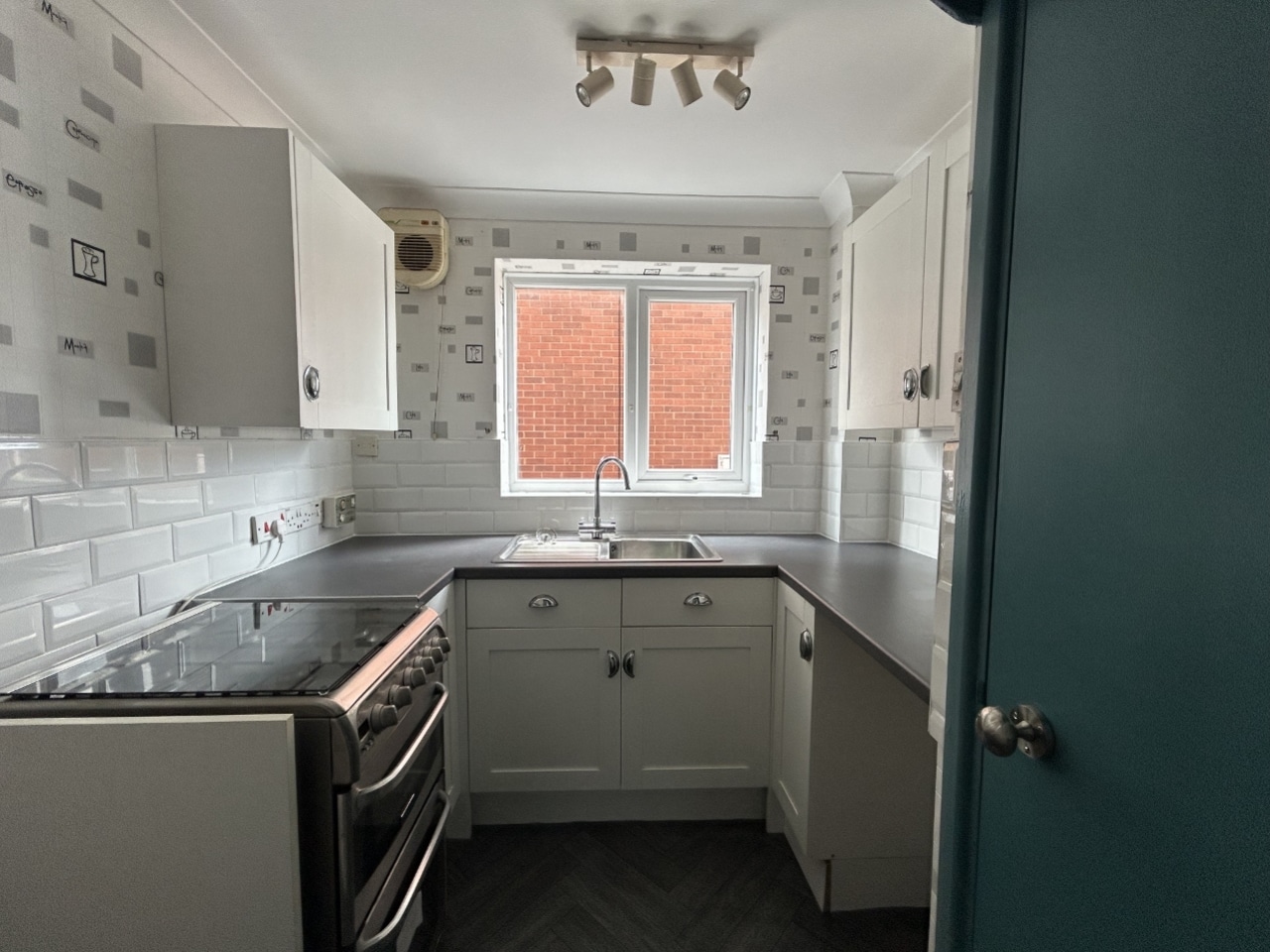 Chatsworth Close, Willenhall, West Midlands, WV12