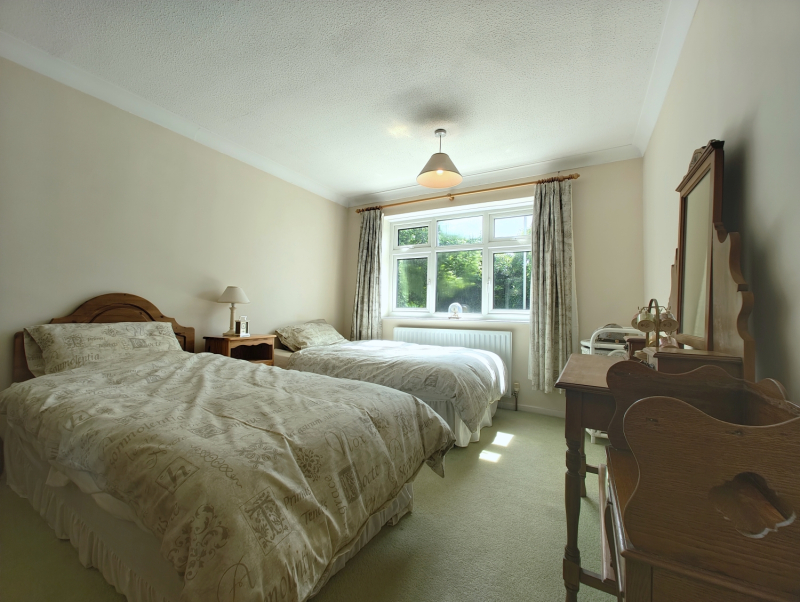 Cotwall End Road, THE STRAITS, DY3 3EL