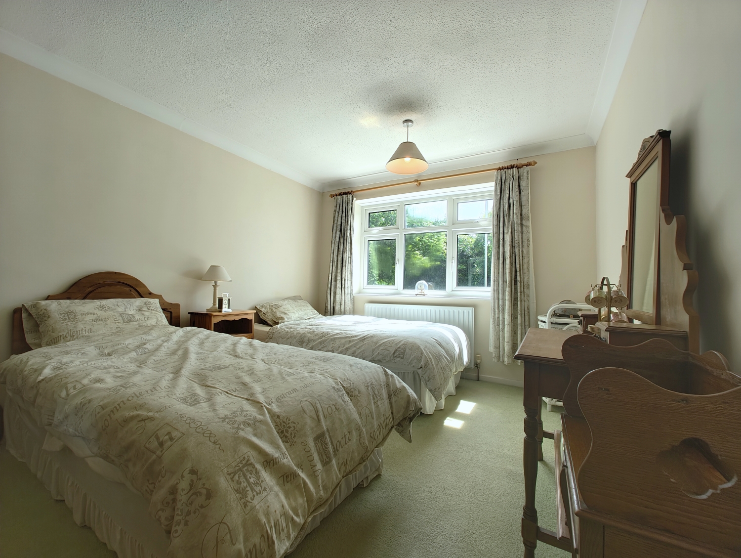 Cotwall End Road, THE STRAITS, DY3 3EL