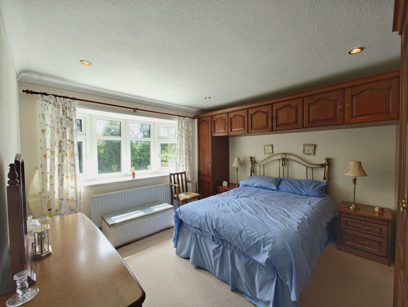 Cotwall End Road, THE STRAITS, DY3 3EL
