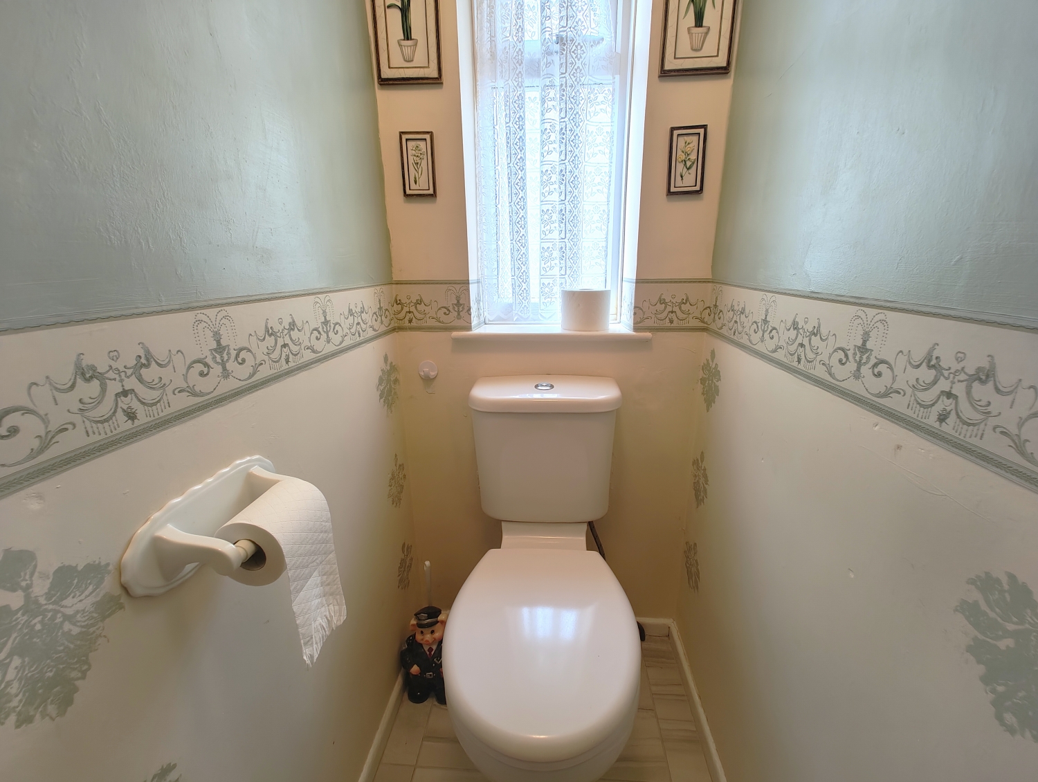 Cotwall End Road, THE STRAITS, DY3 3EL