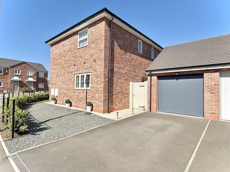 Millfield Road, Albrighton WV7