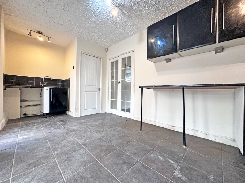 Windsor Road, TIPTON, DY4 0XT