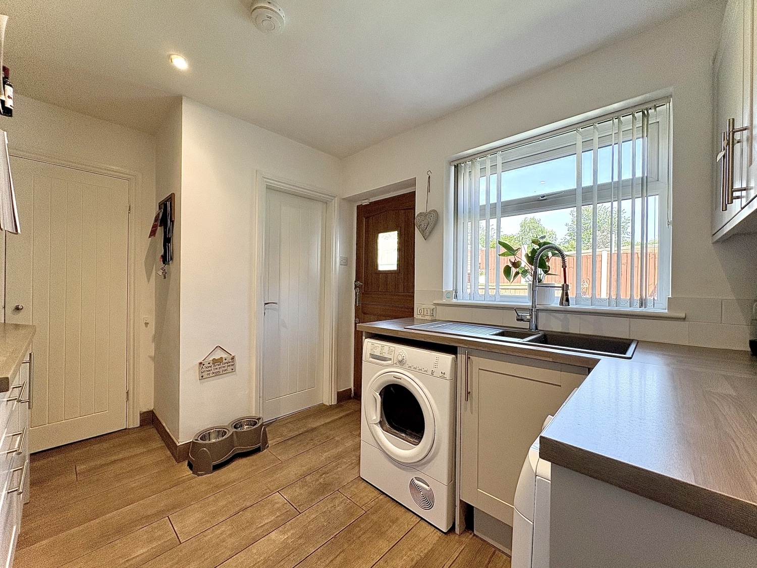 Cotwall End Road, LOWER GORNAL, DY3 3EJ