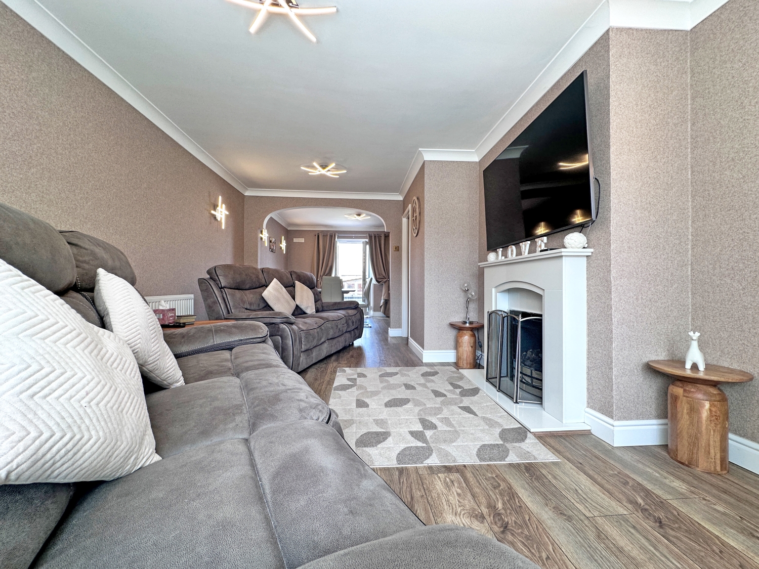 Waterfield Close, FOXYARDS, TIPTON, DY4 8BB