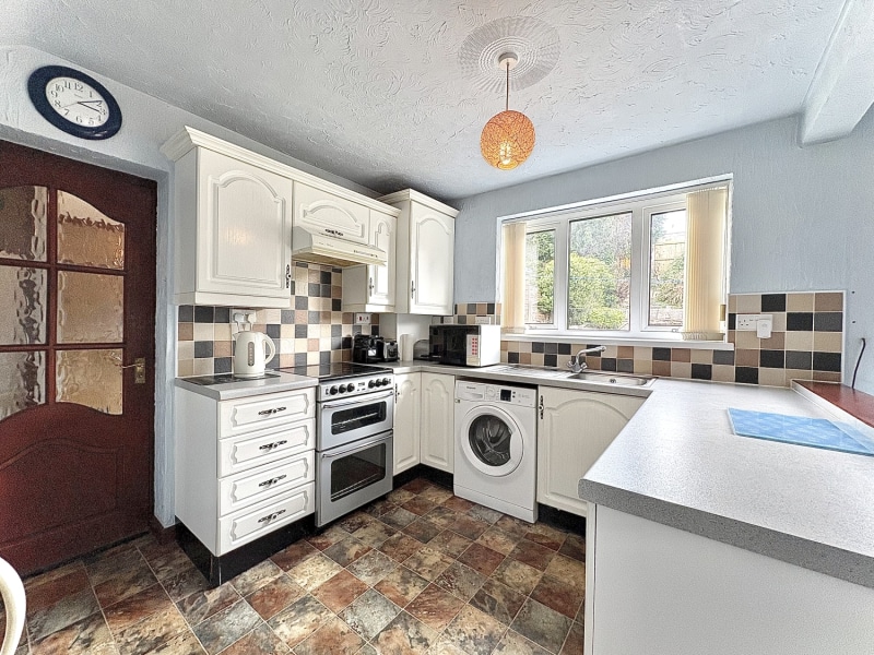 Roberts Green Road, Upper Gornal, DY3 2BB