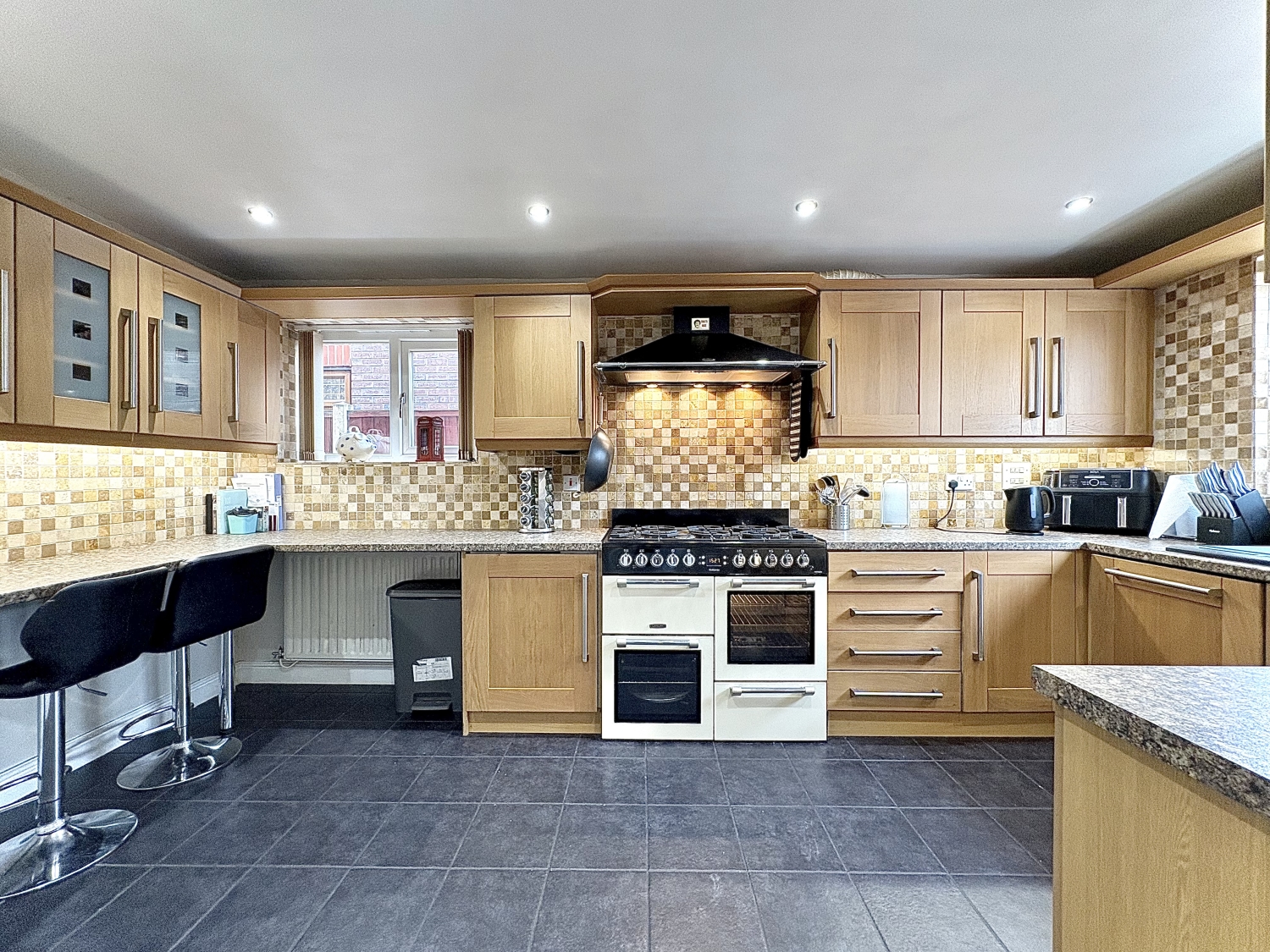Nicholds Close, COSELEY, WV14 9JS