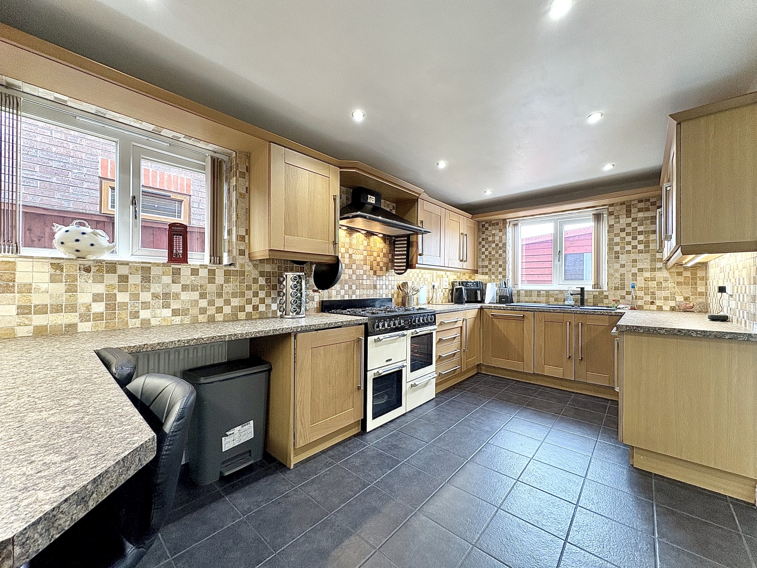 Nicholds Close, COSELEY, WV14 9JS
