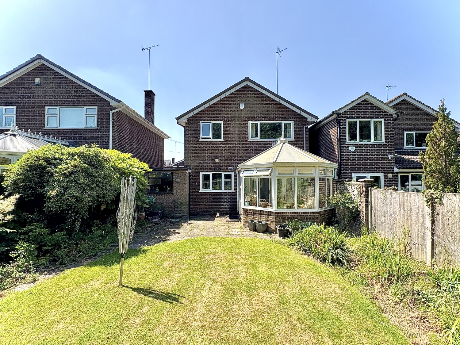Longmeadow Drive, SEDGLEY, DY3 3QR