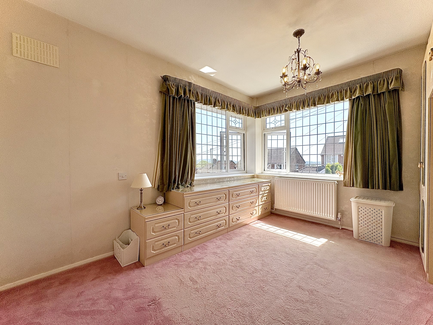 Milton Crescent, THE STRAITS, DY3 3DS
