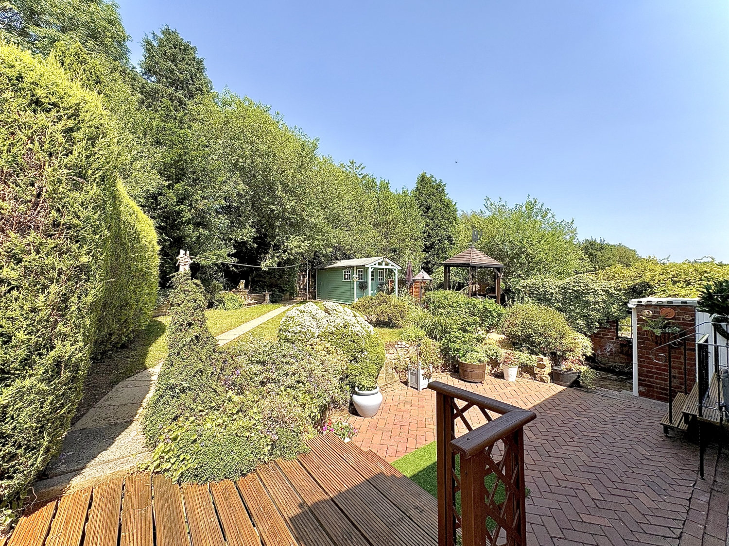 Milton Crescent, THE STRAITS, DY3 3DS
