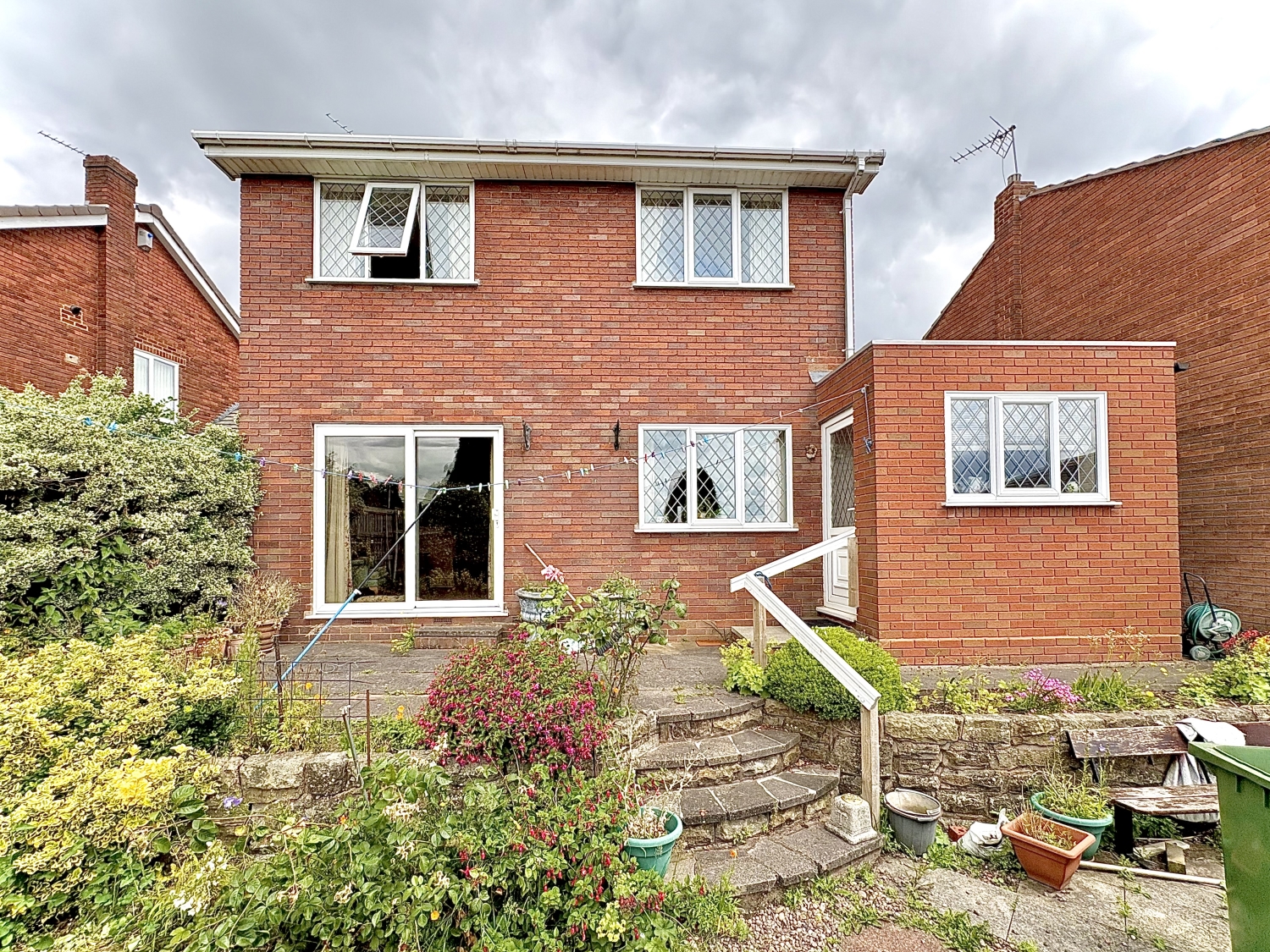 Holloway Street, UPPER GORNAL, DY3 2EA