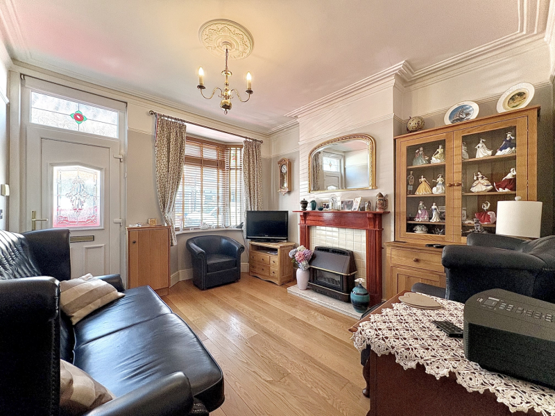 Kings Road, SEDGLEY, DY3 1HS