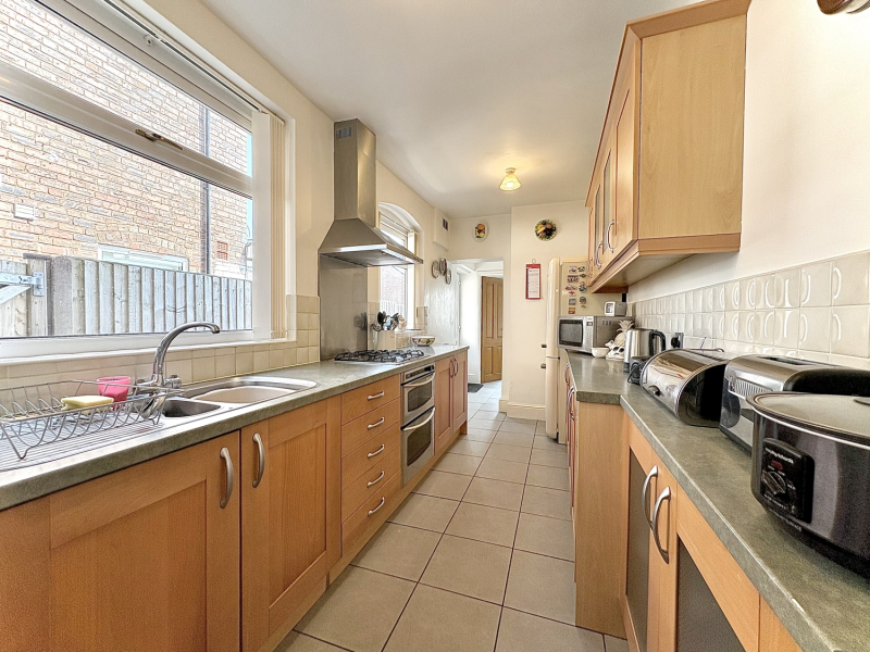 Kings Road, SEDGLEY, DY3 1HS