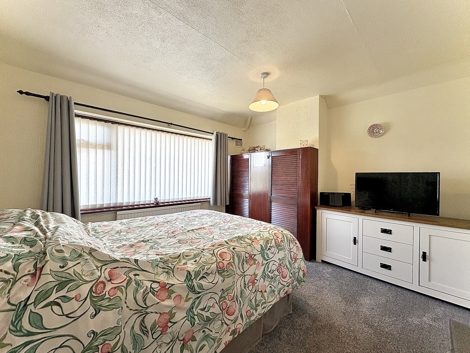 Dovedale Road, ETTINGSHALL PARK, WV4 6RE